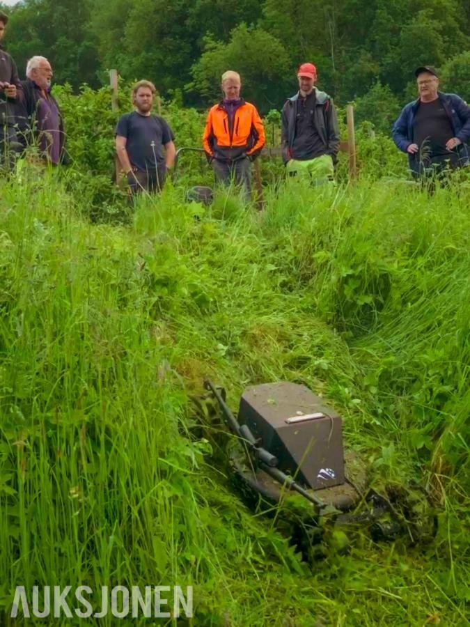 Dyrskun 2026 Grator fjernstyrt krattknuser 70°